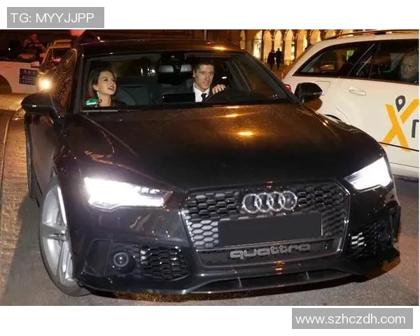 足球明星魅力四射西装搭配展现时尚与风采的完美结合